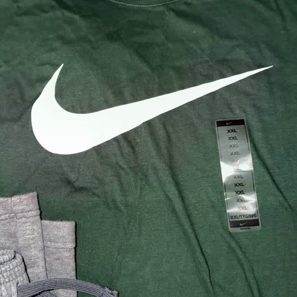 Men’s Clothing Bundle - Picture 3 of 6